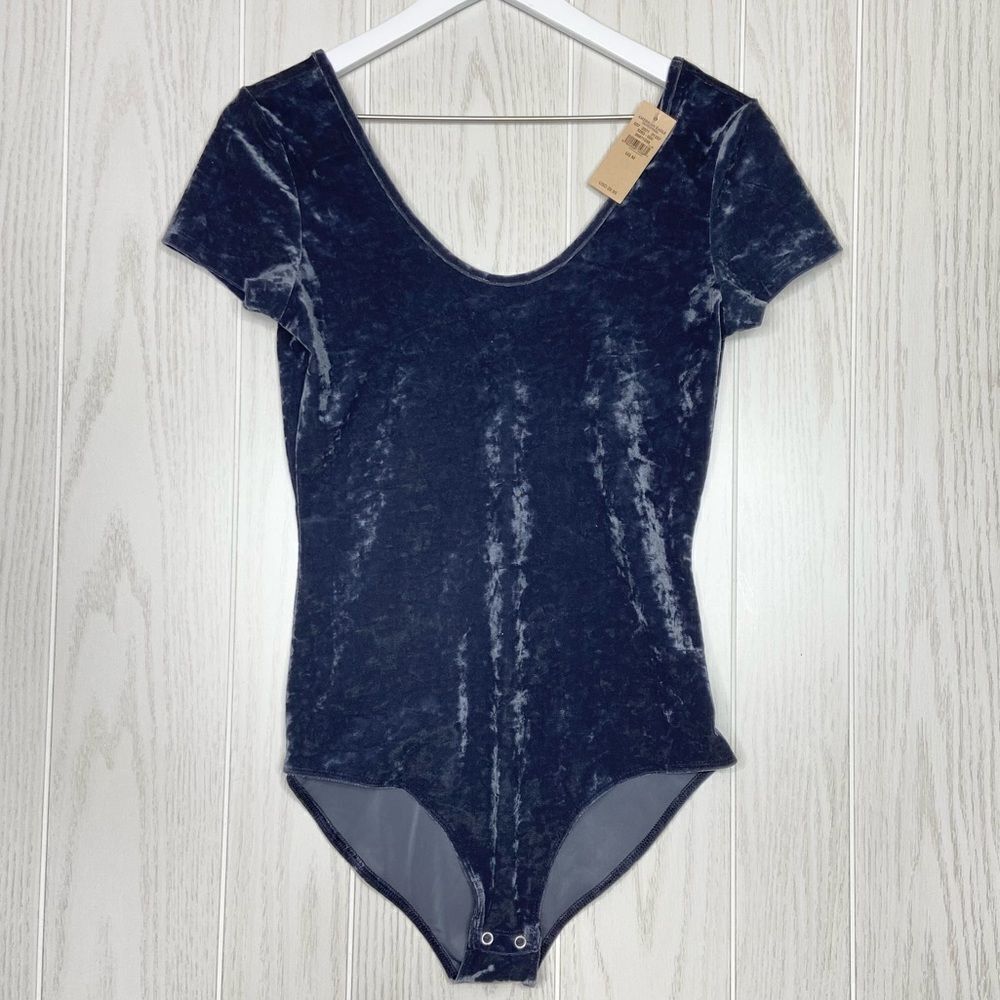 American Eagle Velour Dark Grey Short Sleeve Bodysuit Size Medium
